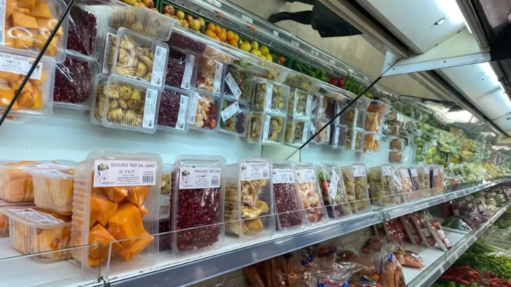 Meyve Salatalarımız Raflardaki Yerini Aldı